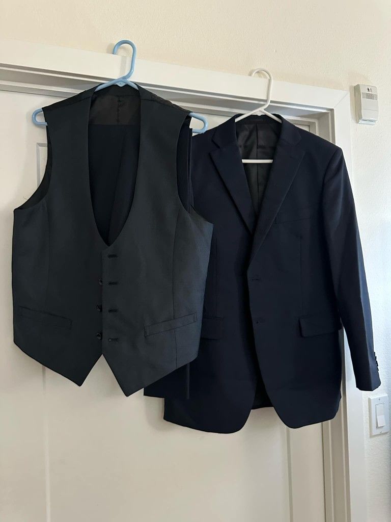 Men's Suits (Many GREAT CONDITION)