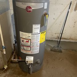 Rheem Water Heater gas 40 Gallon 