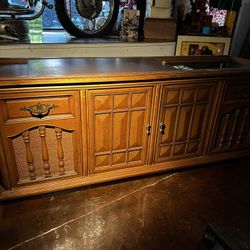 1960’s Magnavox Astro-Sonic Wooden Mid Century Stereo