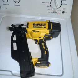 DEWALT 20-Volt 21° Cordless Framing Nailer (Tool-Only)