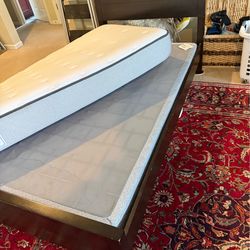 Twin size bed