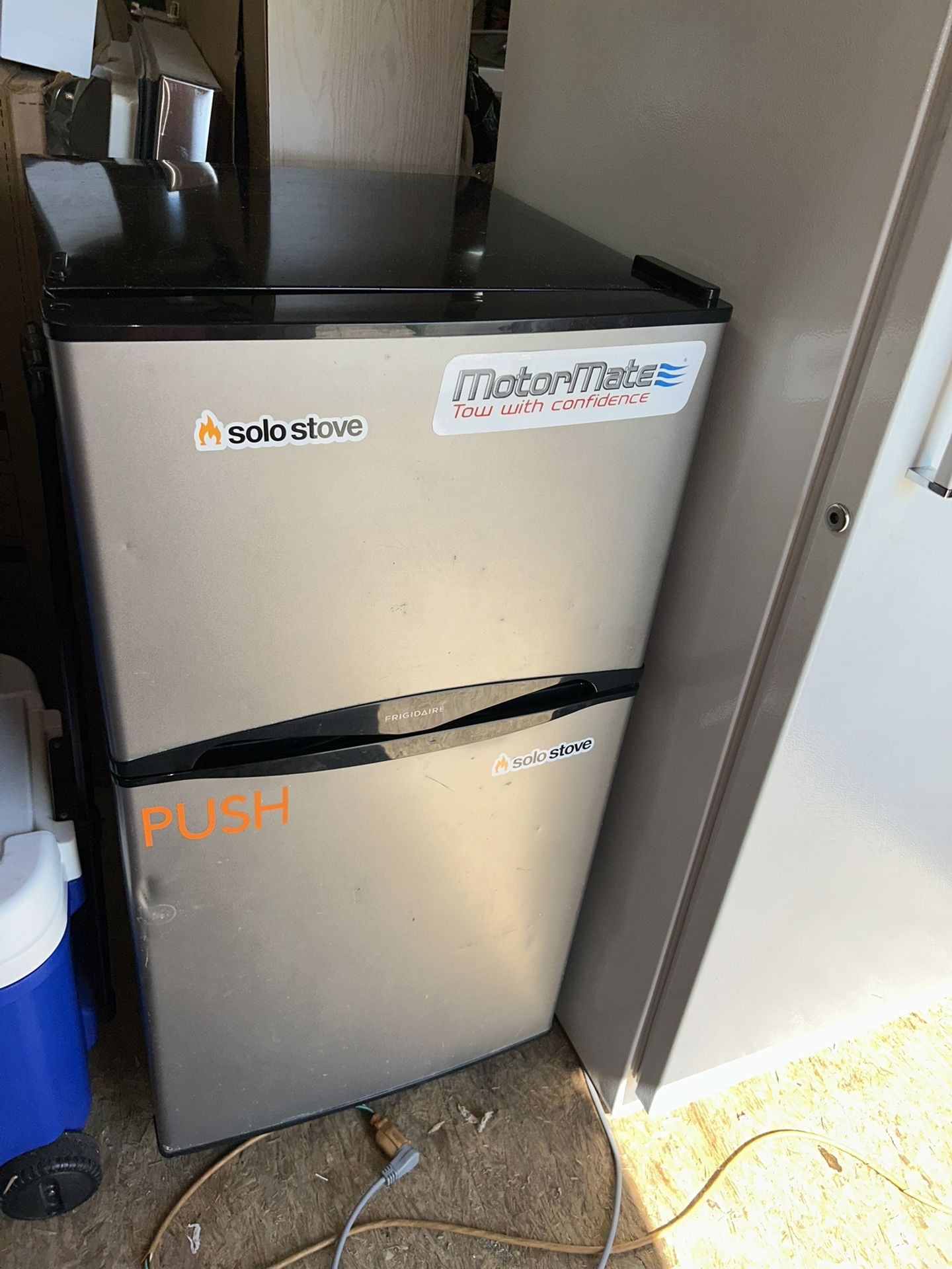 Frigidaire Compact Top Mount Refrigerator