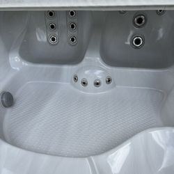 Jacuzzi For Sell
