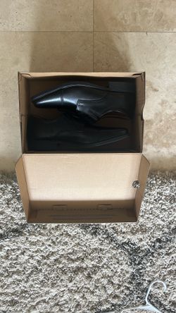NEW Clarks Men’s Black Leather Dress Shoes Size 9