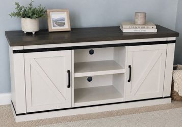 Modern Farmhouse TV Stand / Entertainment Center