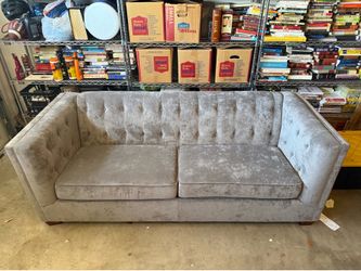 Gray Velvet Tufted Loveseat / Sofa – Modern Elegant Couch – Excellent Condition