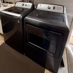 Ge Washer and Dryer (Gas) Large Capacity Set