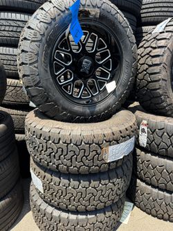 WHEELS XD 20x9 DODGE RAM 8LUGS. CHEVY