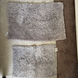 Set Of Gray Bath Mats 
