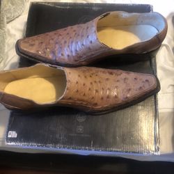 RED DIAMONDS   SIZE  9. 5 IN MEX  AND 10.5 IN ISANICE OSTRICH LEATHER SHOES 3 TIMES WEAR THEM  GREAT CONDITION 9/10 ALMOST NEW 