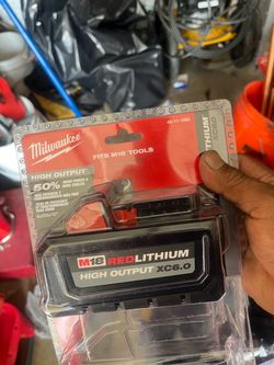 Batería Milwaukee de 6 amp y de 18 volt