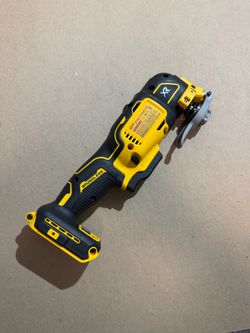 DEWALT 20V MAX XR Cordless Brushless 3-Speed Oscillating Multi Tool