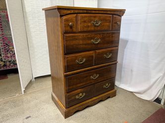 LEA Traditional Vintage 5-Drawer Tallboy Dresser