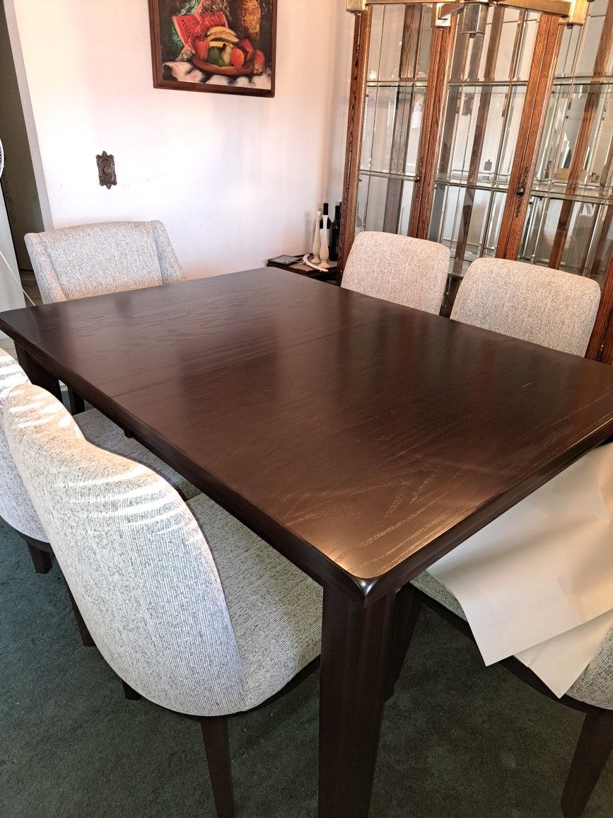 Haddigan by Ashley Furniture Dining Table