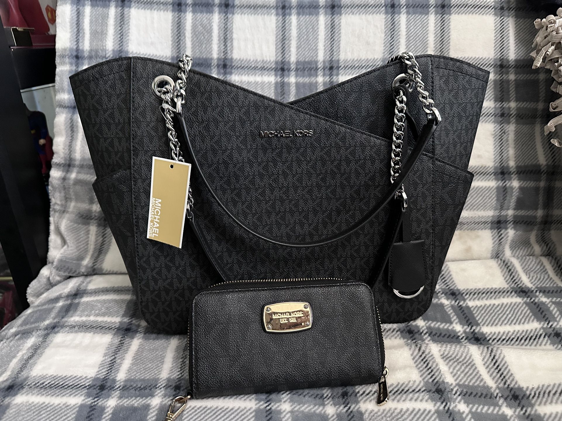 Michael Kohrs Jet Set Signature Tote With Wallet