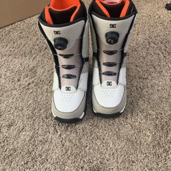 DC shoe control size 9