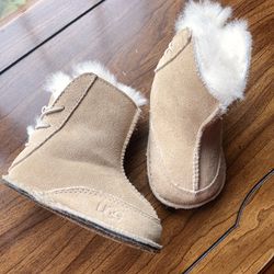 baby Boo UGG boots infant size 4-5winter boots fur