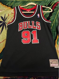 Bulls jersey women small