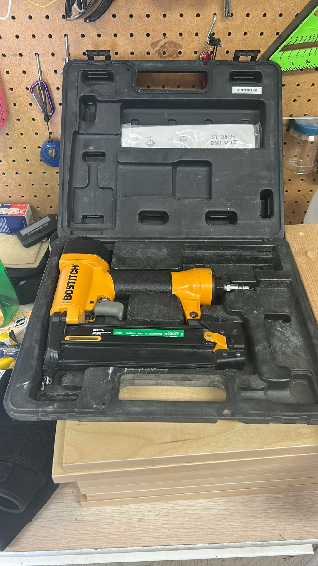 Bostitch 16 Gauge Brad Nailer