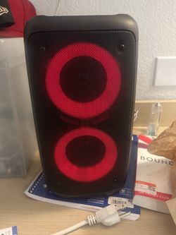 Bluetooth Speaker. With Microphones And Box