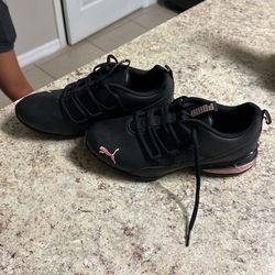 Brand New Girls Pumas 