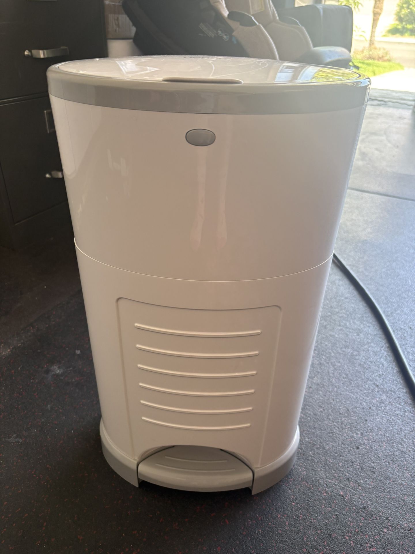 Hands Free Diaper Pail 