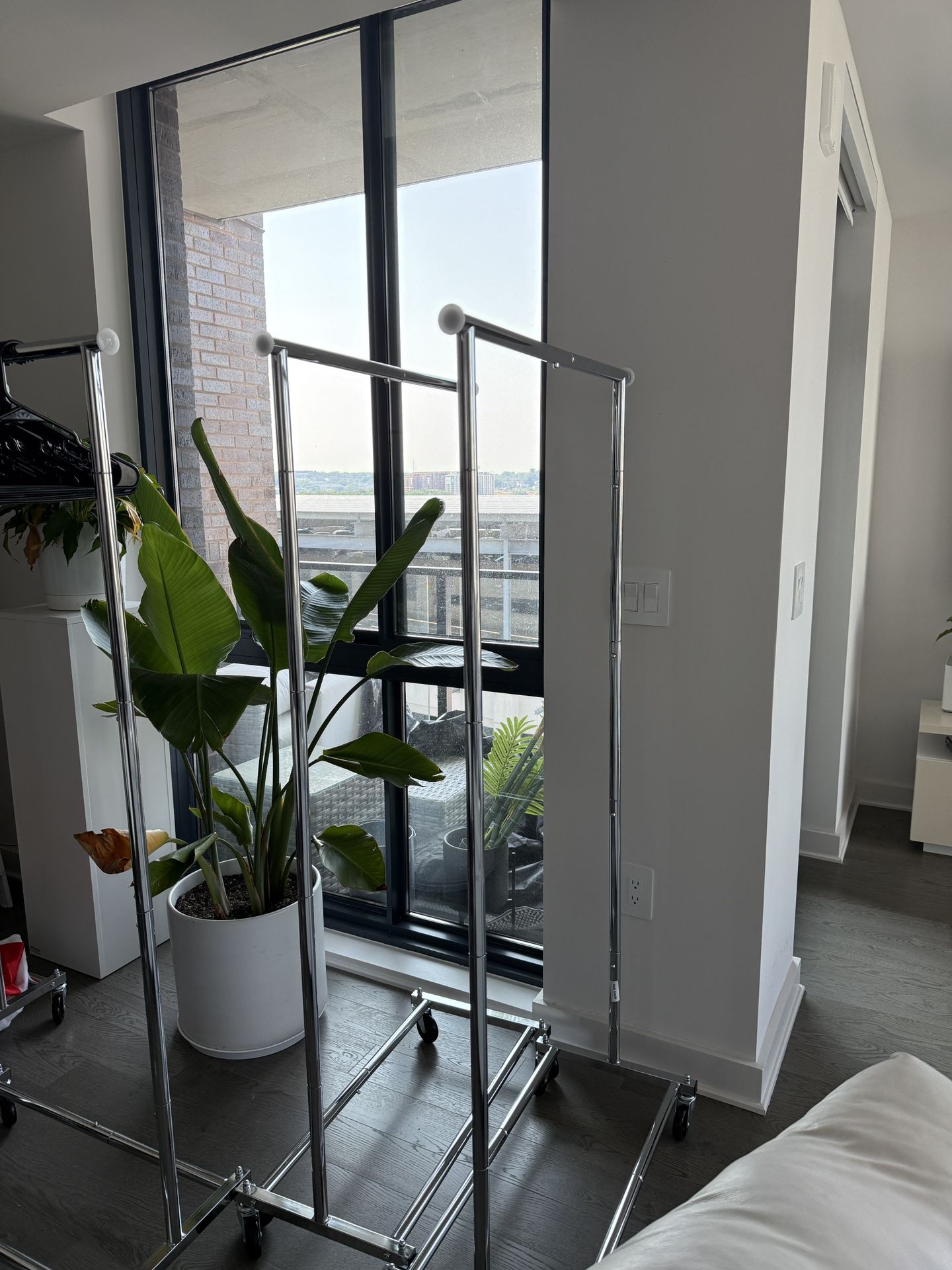 4 Clothes Racks