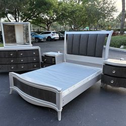 Beautiful Bedroom Set Queen Size Solid Wood Silver And Dark Brown Color In EXCELLENT Condition