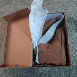 Women's UGG boots 