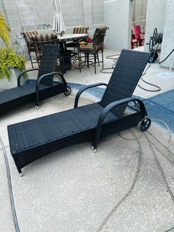 2 Chaise loungers, Very good Condition, $40.00 each or $60.00 both
