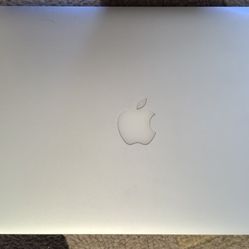 MacBook Air 13.3-inch