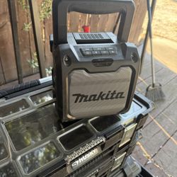 Makita Bluetooth Speaker 