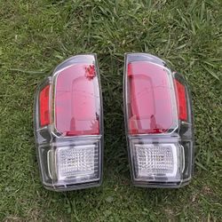 2016~2023 Toyota Tacoma OEM Tailights Used Good Condition Factory