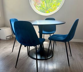 4 Blue velvet chairs