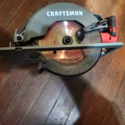 Craftsman Battery Powered Circular Saw (20 V)