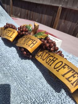 Decorative Grape Vine Wall Plaque