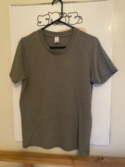 Alternative apparel green tshirt size medium