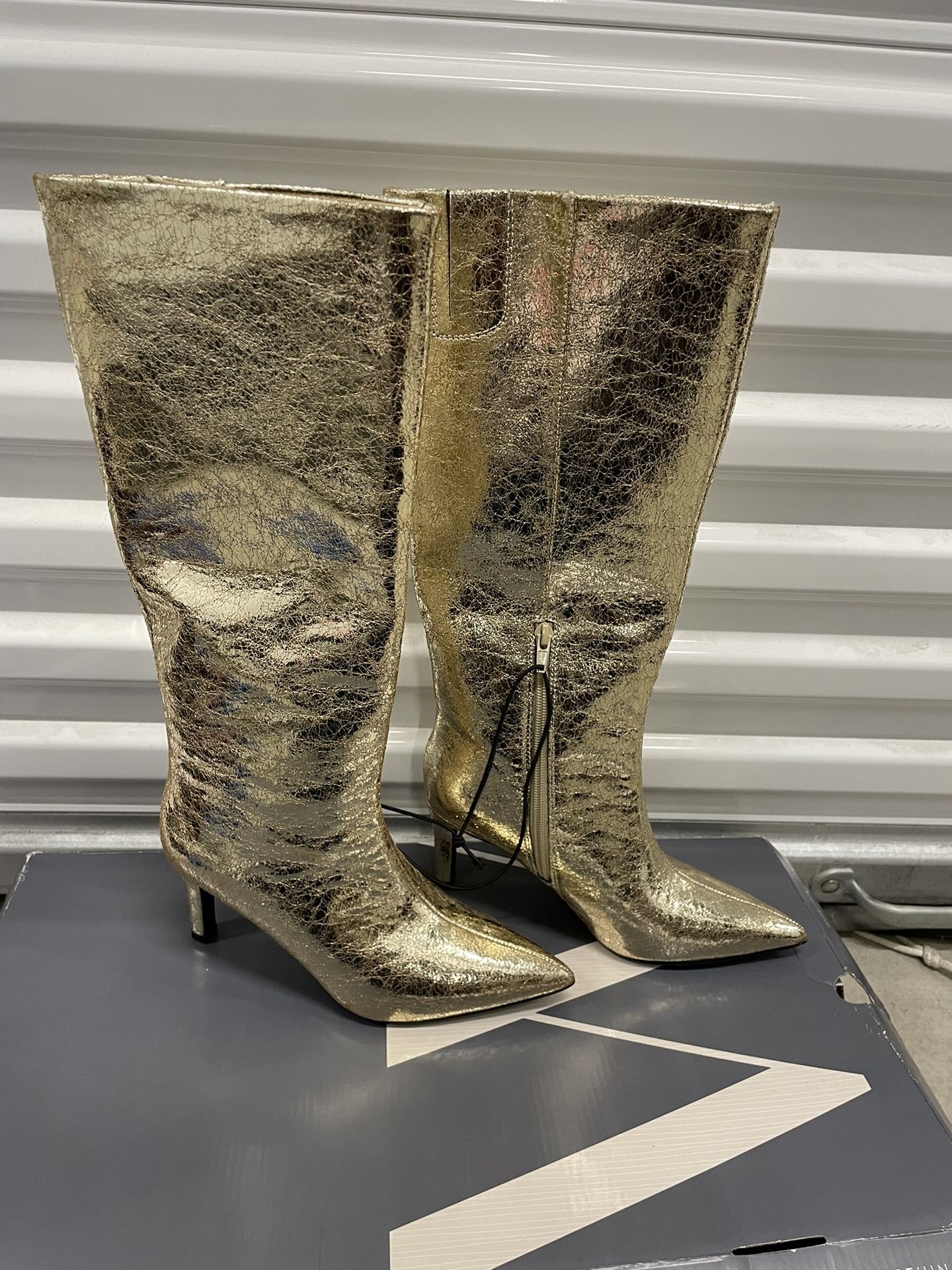 Women’s Size 6 New Boots