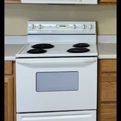 Gavinetes de cocina con el 90💯de mida están en excelentes solo Gavinetes ya están listos para yevar solo $$750