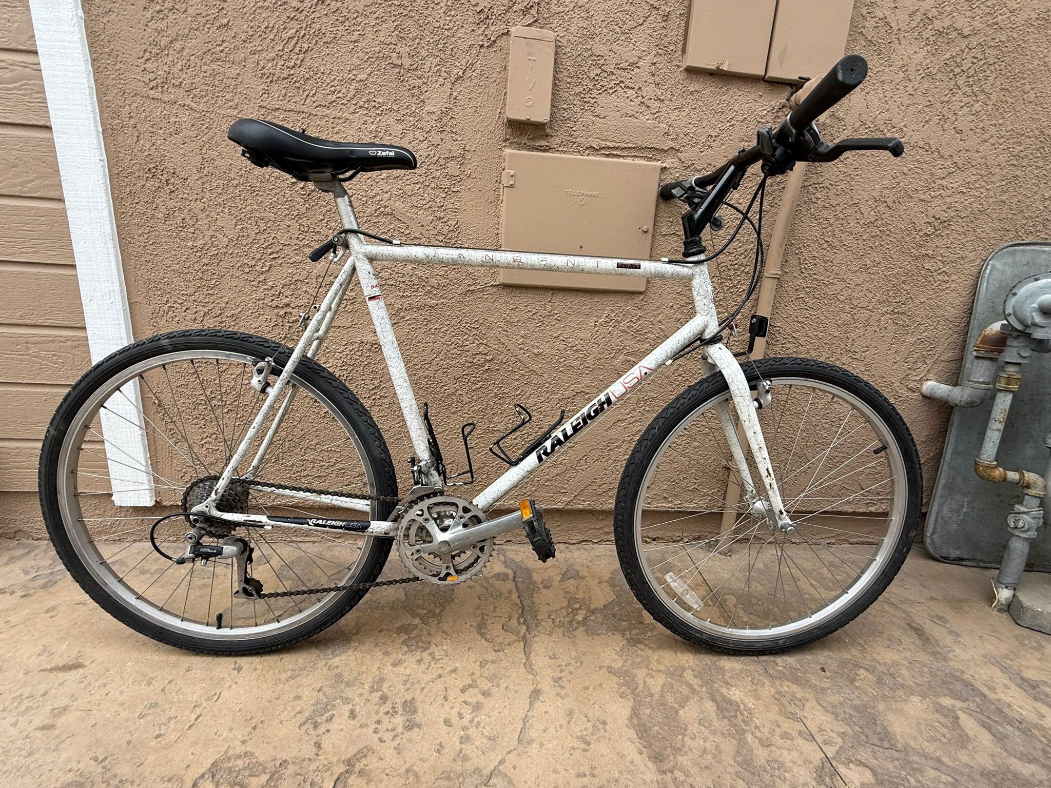 Raleigh Tangent Mountain Bike Shimano Deore LX Araya Super Lightweight Fully tuned, dialed in and ready to ride, it does not need anything. Pick it