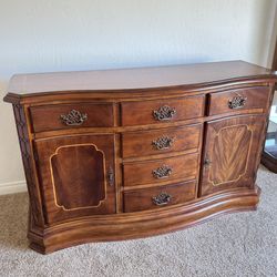 Ethan Allen Small Sideboard 