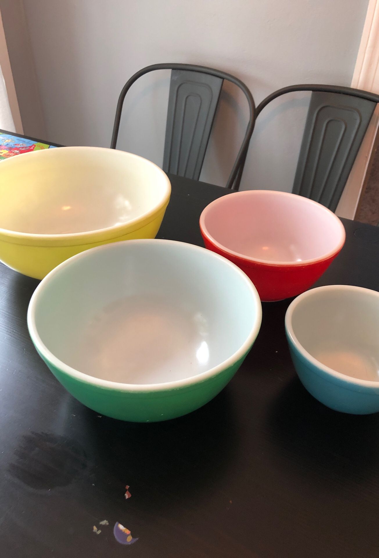 Vintage Pyrex bowls