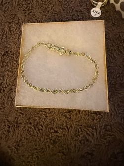 Juego de. Aniyo. Y pulsera.