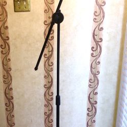 Adjustable Microphone Stand – Studio & Live Performance Ready