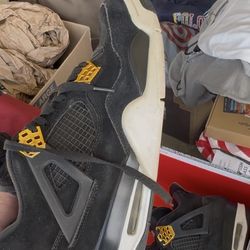 Jordan 4 Royalty *Size 10.5* *Used*