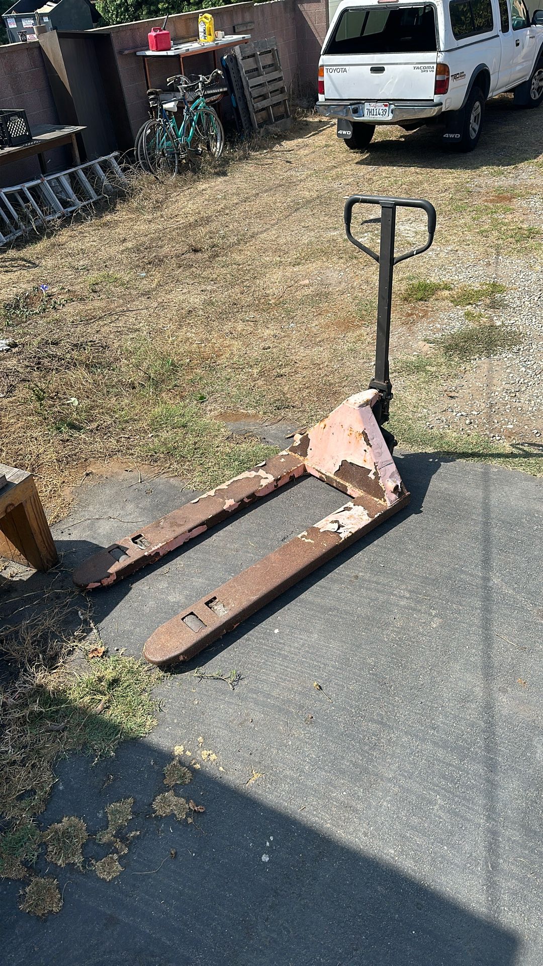 Free Pallet jack