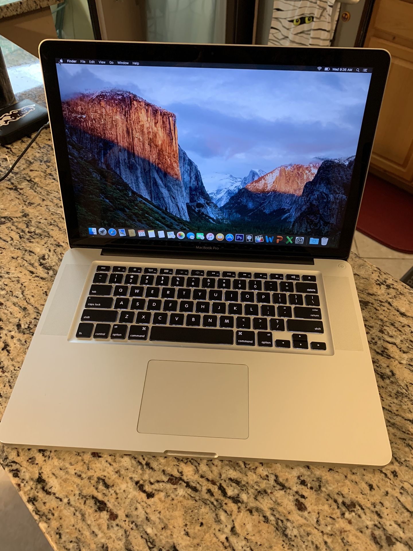 MacBook Pro 15” i7 8Gb RAM 256GB SSD