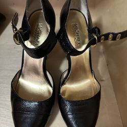 Women’s Black Paten Michael Kors Shoe. Size 8