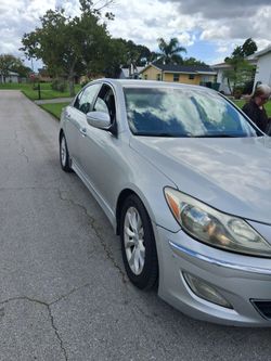 2012 Hyundai Genesis
