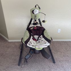 Fisher-Price Folding Baby Swing With Removable Seat Batteries Or Plug In